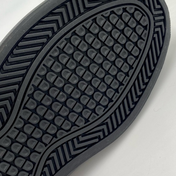 DC Shoes Men's Infinite Slip-On Skate
Shoes Black/Black/Black Sz 8 flat low top - Picture 12 of 15